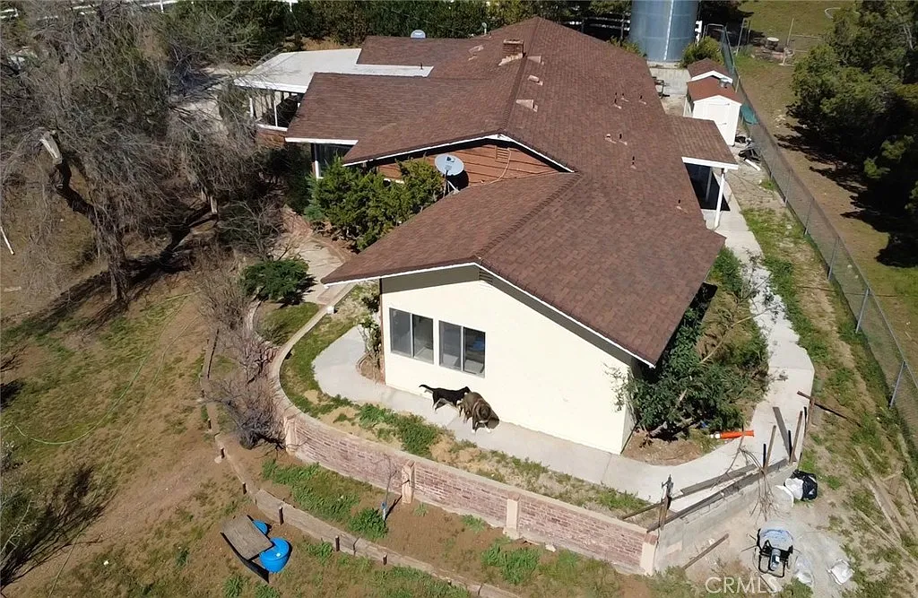 4 bed, 2362 sqft, $5,000 — Photo 3