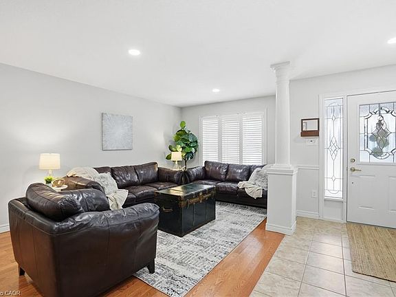 5th image of 144 Sumner Cres