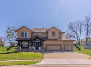 11035 Northridge Dr, Kansas City, KS 66109
