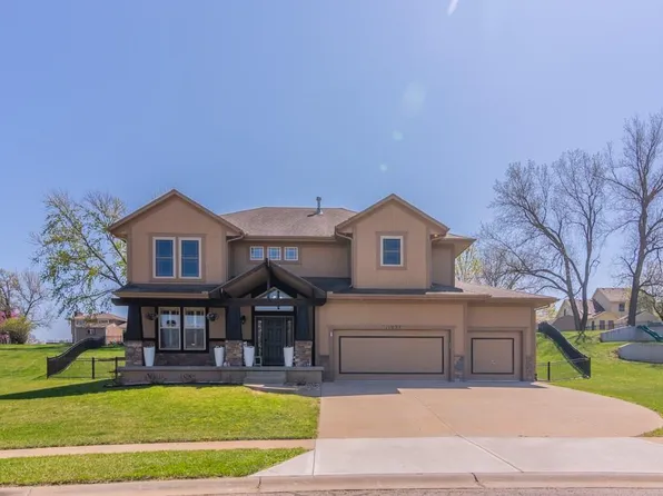 11035 Northridge Dr, Kansas City, KS 66109
