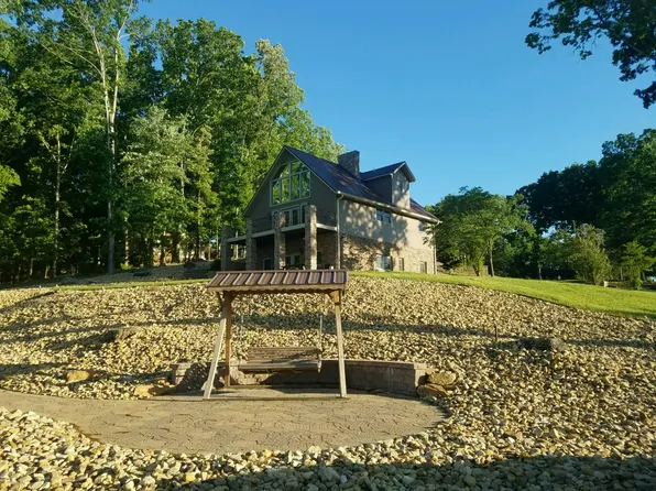 1938 Goat Rd, Catawba, NC 28609