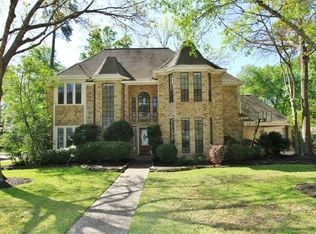 5210 Maple Terrace Dr, Kingwood, TX 77345