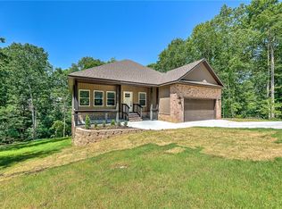 17 Dumfries Ln, Bella Vista, AR 72715