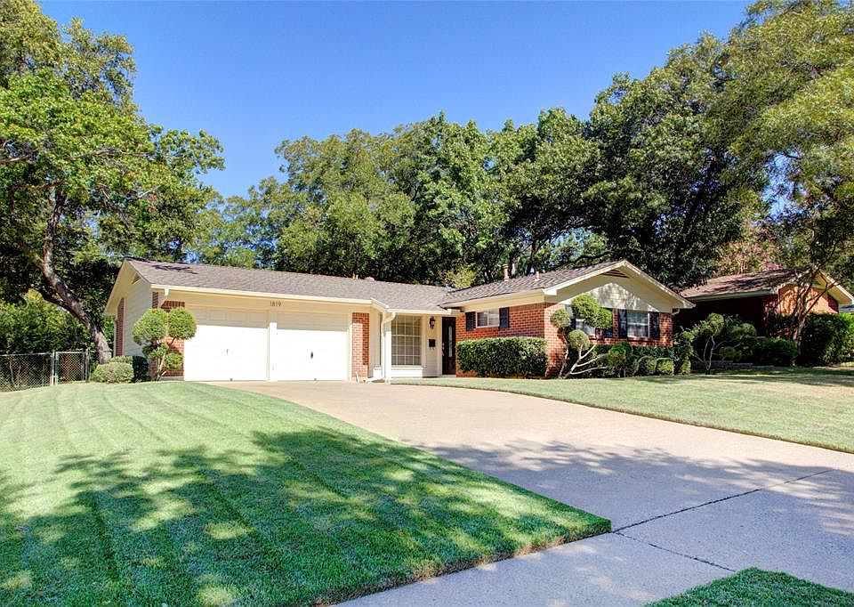 1st image of 1819 Larkspur Dr