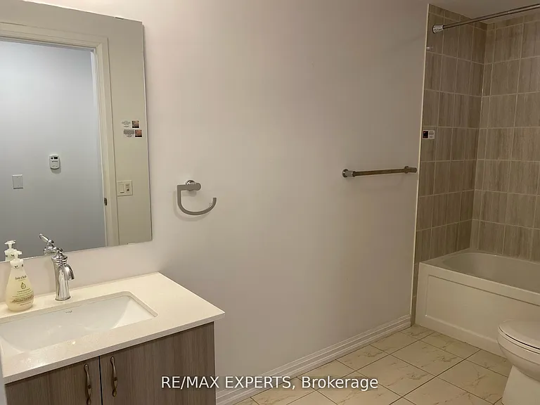 302 Essa Rd #306 — Photo 11