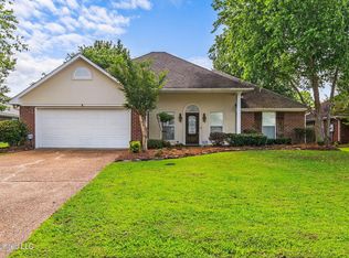 624 Summer Pl, Flowood, MS 39232