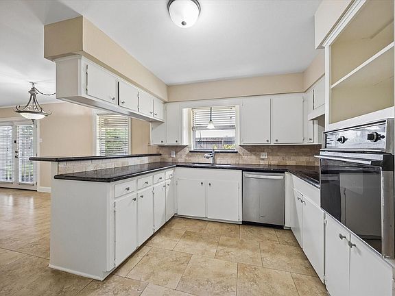 5th image of 10302 Willowisp Dr