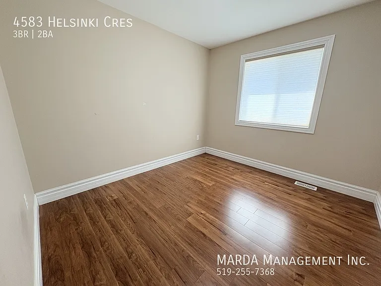 4583 Helsinki Cres — Photo 14