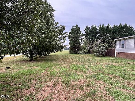 4th image of 240 Autumn Dr