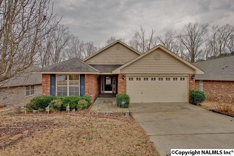1st image of 126 Forest Glade Dr