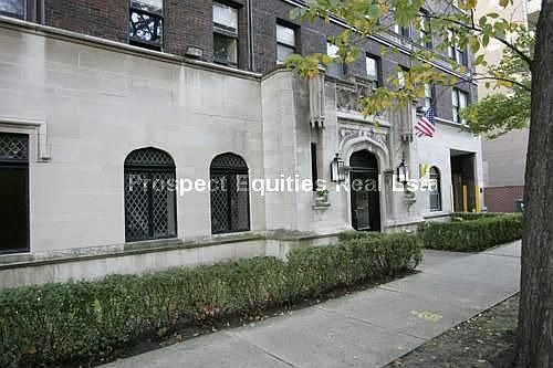 2nd image of 534 W Stratford Pl APT 8W