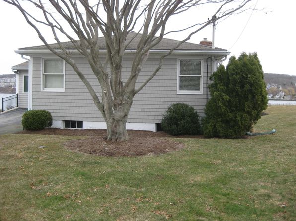 97 Narragansett Blvd