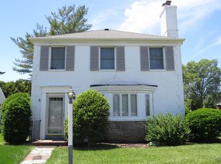 33 Wisteria Ave, Mineola, NY 11501
