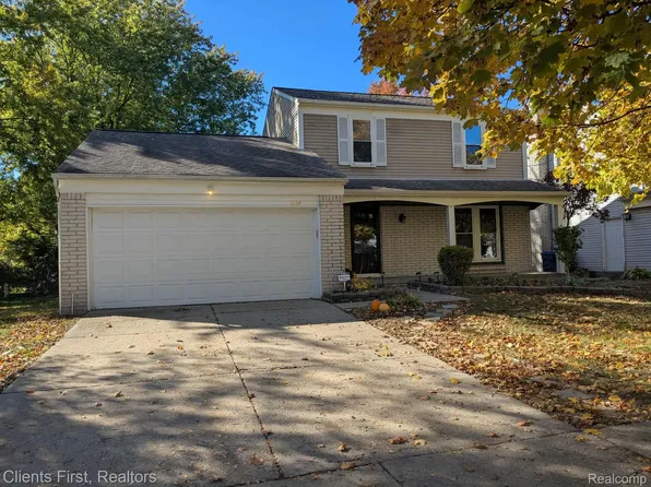 584 Worthington Rd, Canton, MI 48188