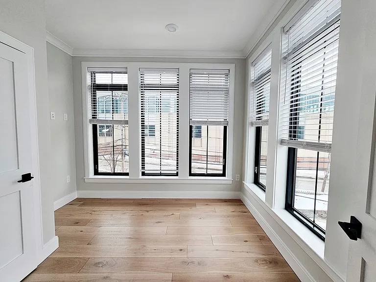 157 Everett St #103 — Photo 8