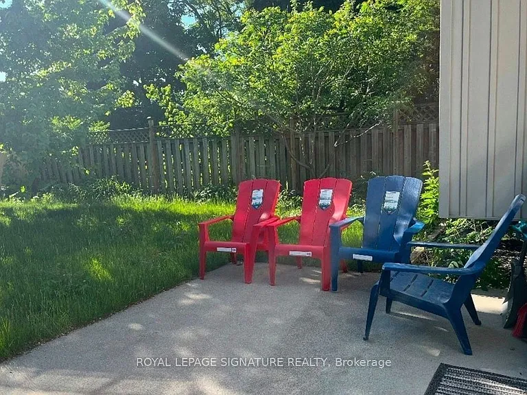 40 Amiens Rd E — Photo 25
