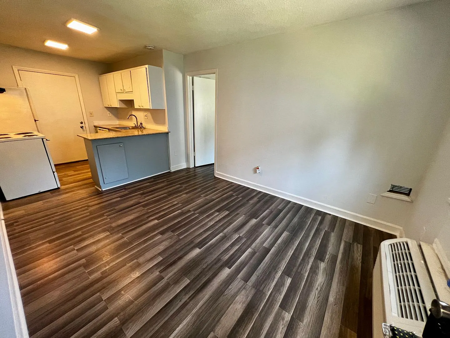 Creekside Apartments — Photo 4