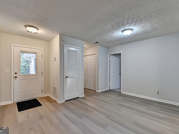 5th image of 2199 Summertown Dr