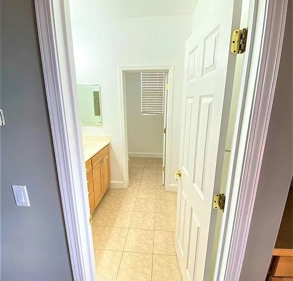 1129 Platinum St — Photo 11