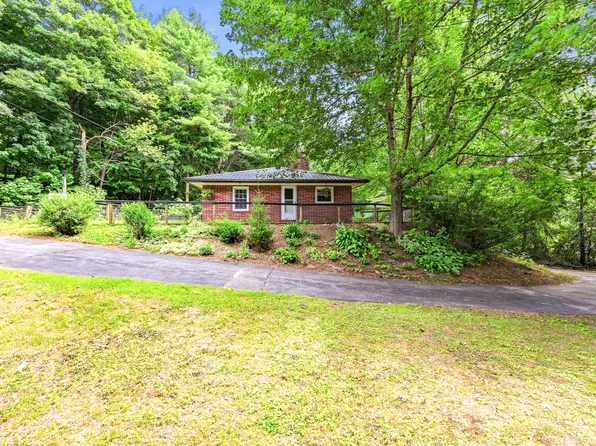 10 Hillcrest Road, Livermore Falls, ME 04254