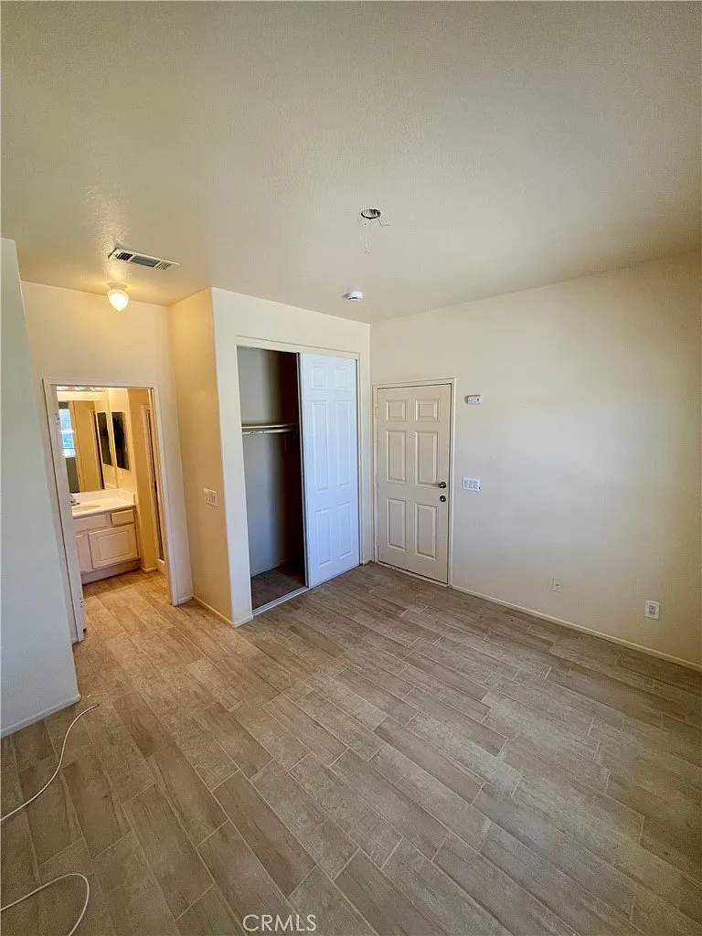 1 bed, 1878 sqft, $900 — Photo 4