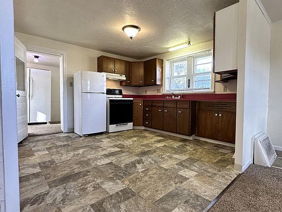 3rd image of 221 Adams Ave S