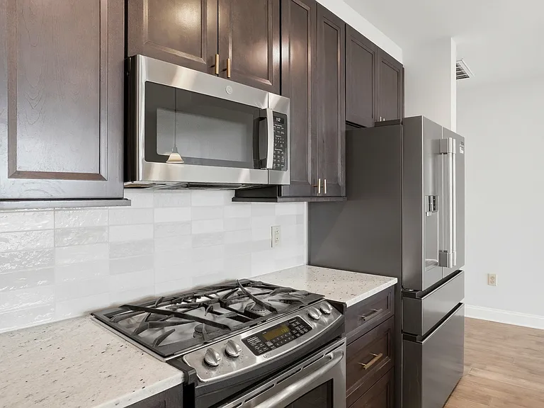 701 Royal Ct #911911 — Photo 5
