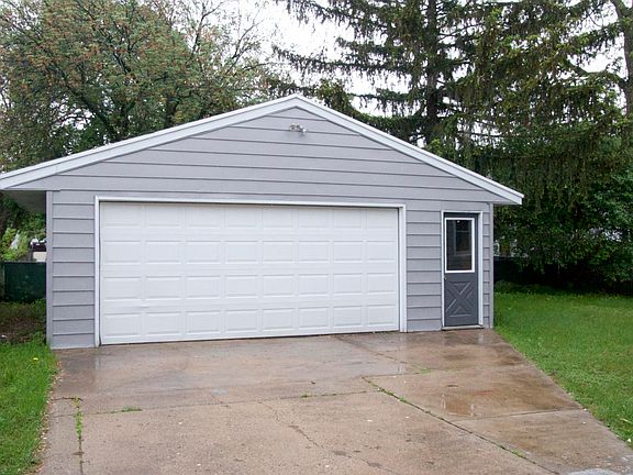 3rd image of 1060 Cricklewood St SW