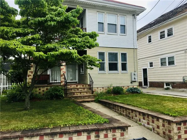 166 Narragansett St, Cranston, RI 02905