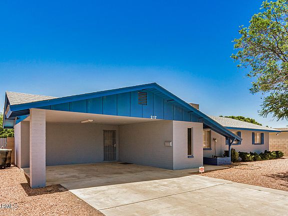 2nd image of 217 E LA MAR Boulevard
