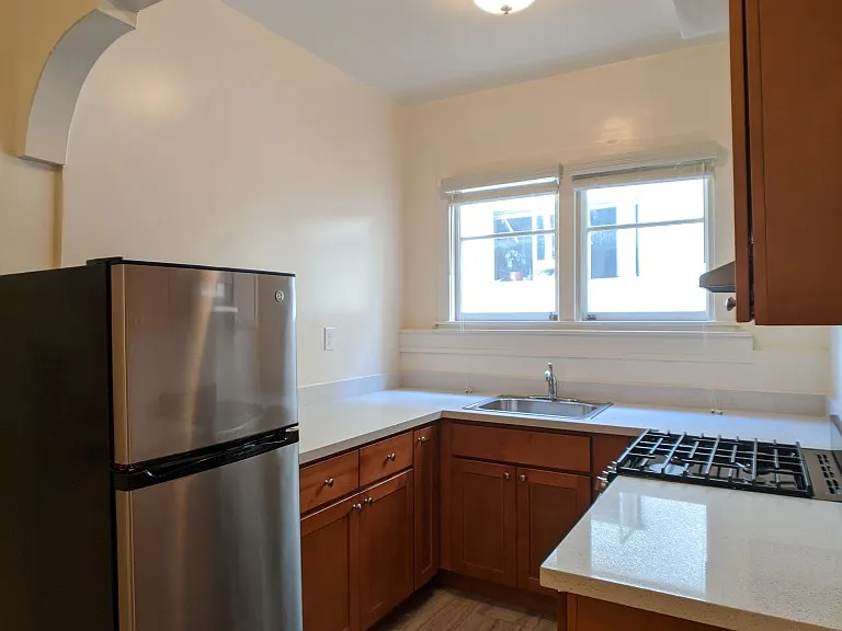 2427 Hilgard Ave — Photo 22