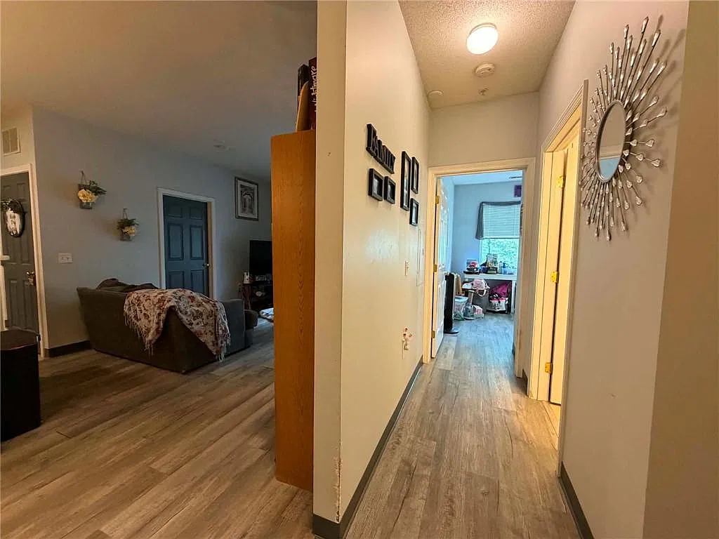 2 bed, 968 sqft, $2,000 — Photo 4