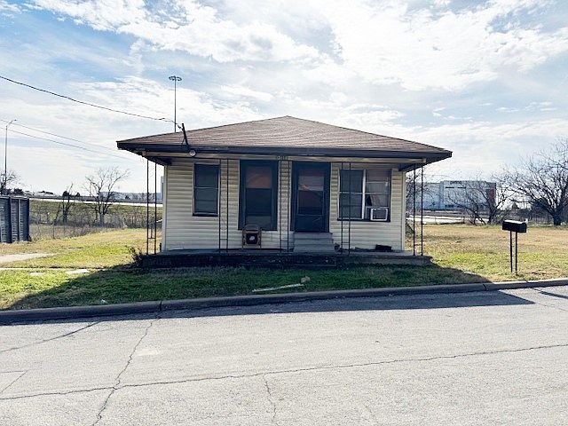 1st image of 5414 Blackhawk Dr