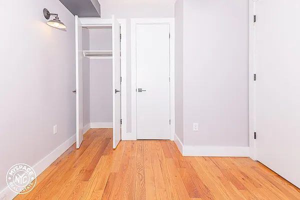 Rented by MySpaceNYC | media 29