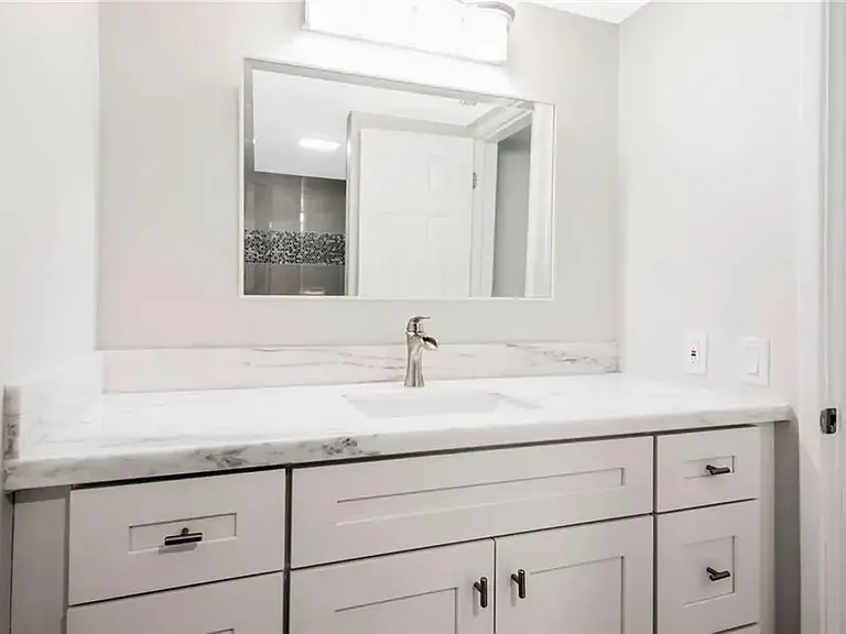 2505 Bay Dr — Photo 12