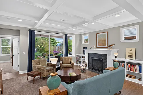 Available Nov 10th - Lovely 3 Br/2.5 Ba Home With Artist Studio At Montavilla — Photo 4