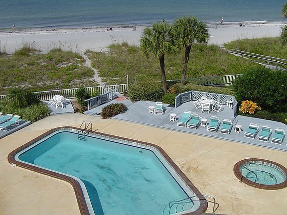 Heated pool and Spa!