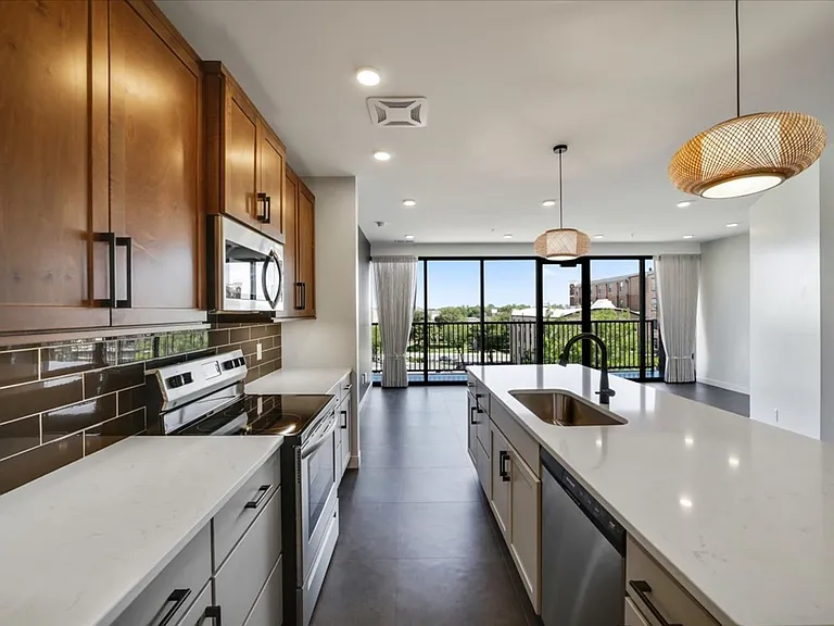 201 E Front St — Photo 13