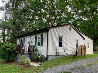 950 Paint Bank Rd, Salem, VA 24153