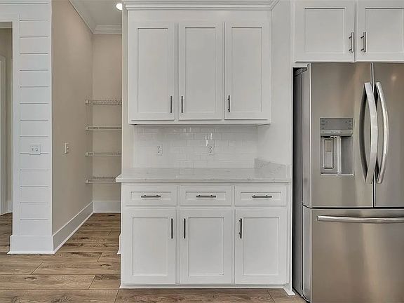 3rd image of 129 Village Dr
