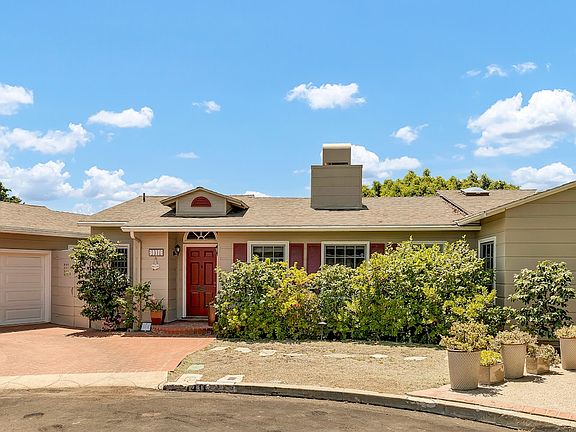 front entrance on cul-de-sac