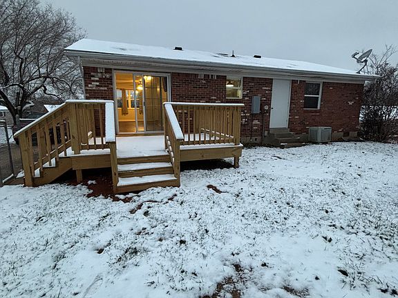 3rd image of 202 Ironwood Cir