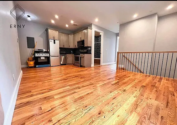 Rented by ERNY LLC | media 2