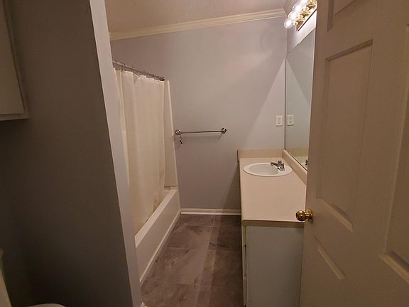 4th image of 6 Private Road 3057 #608