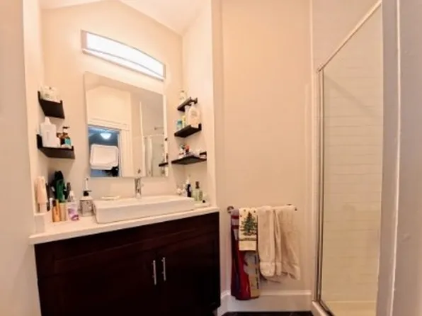 181 Davis Ave #8, Brookline, MA 02445