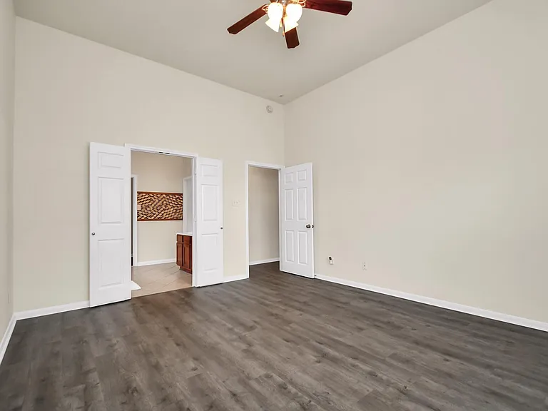 2626 Orchard Creek Ln — Photo 19