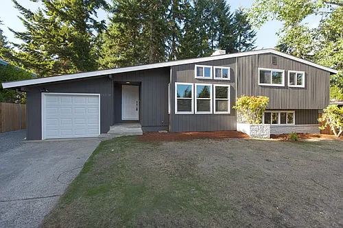 16220 NE 3rd Pl Photo 1