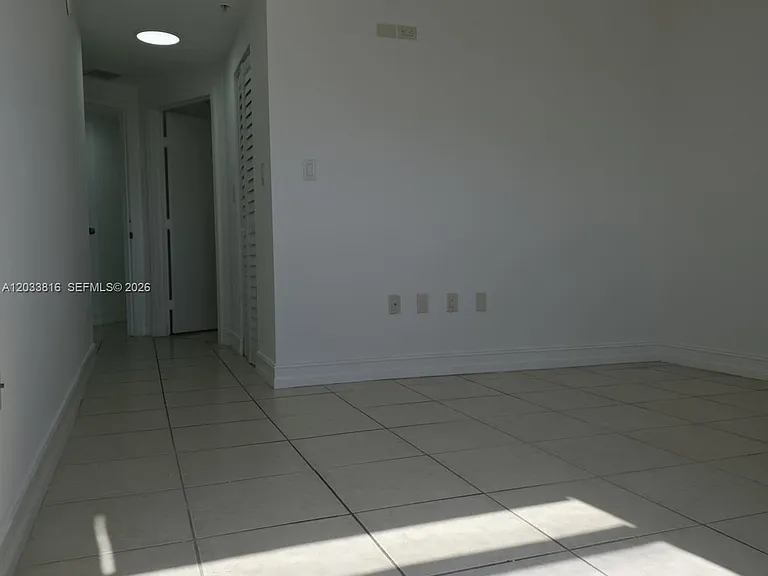1 Glen Royal Pkwy #1202 — Photo 11