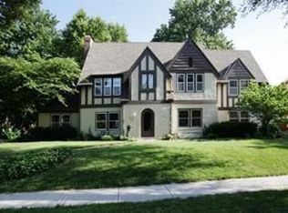 6950 Edgevale Rd, Kansas City, MO 64113