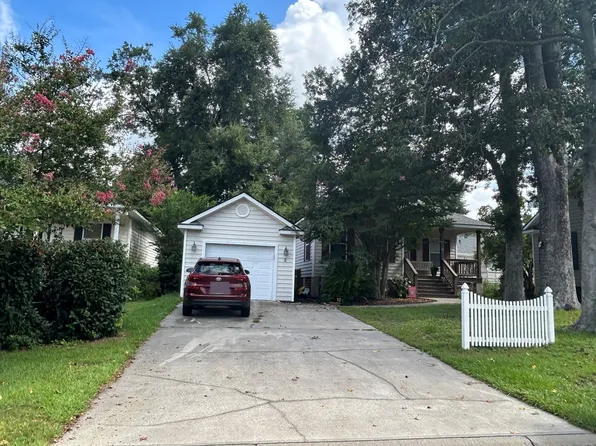 2 Hornsborough Ct, Beaufort, SC 29902